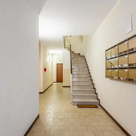 Guesthost - And Functional Studio! Апартаменты *