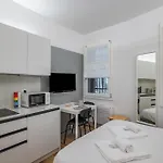Apartmán Guesthost - And Functional Studio!