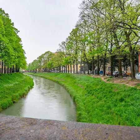 Guesthost - And Functional Studio!