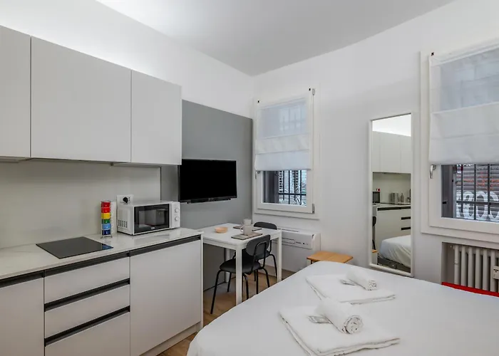 Apartament Guesthost - And Functional Studio!