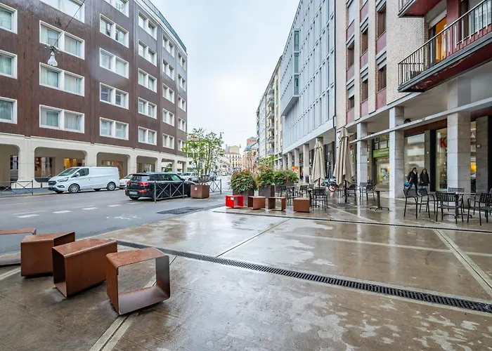 Guesthost - And Functional Studio! Padwa